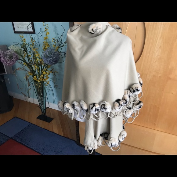 A designer wool wrap with the real fur balls. - Picture 3 of 4